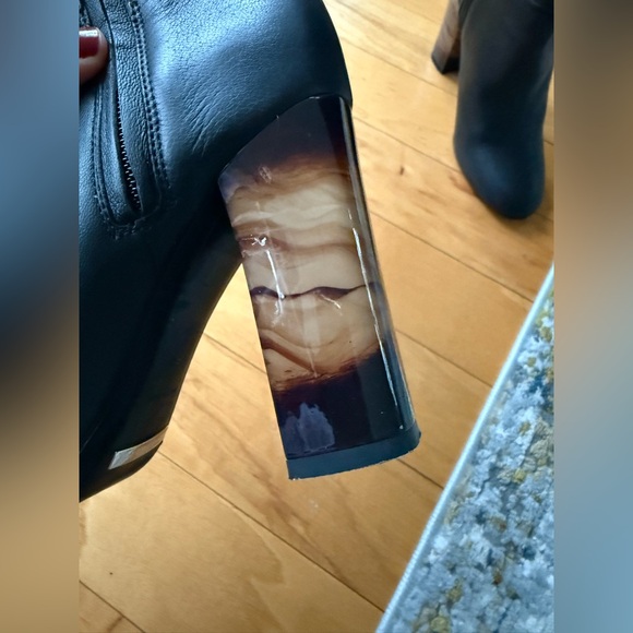 LIKE NEW Burberry Jazmine 100 Heritage Soft Leatyer Boots - Size 38 EU - Black - Picture 7 of 13